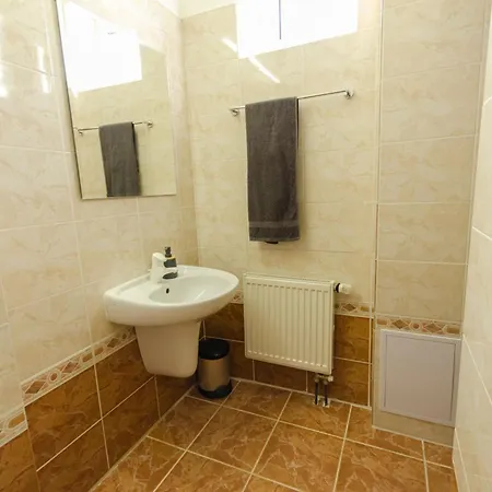 Apartamento Anika S Veľkým Parkovaním Nitra