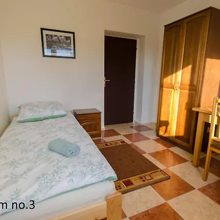 Anika S Veľkým Parkovaním Apartamento *