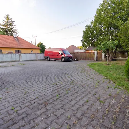 Anika S Veľkým Parkovaním *