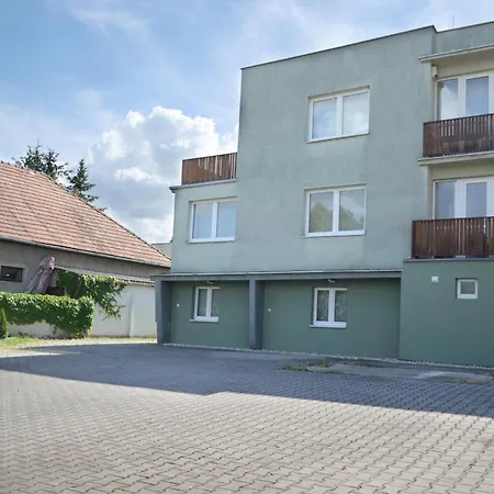 Apartamento Anika S Veľkým Parkovaním Nitra